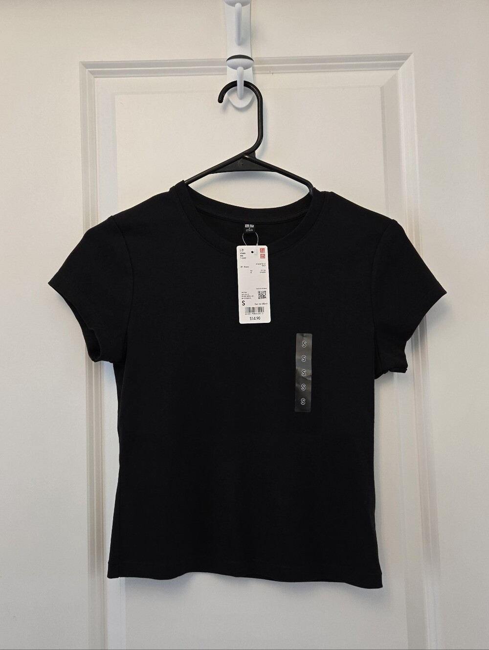Uniqlo Black Short-Sleeve Crewneck Tee S